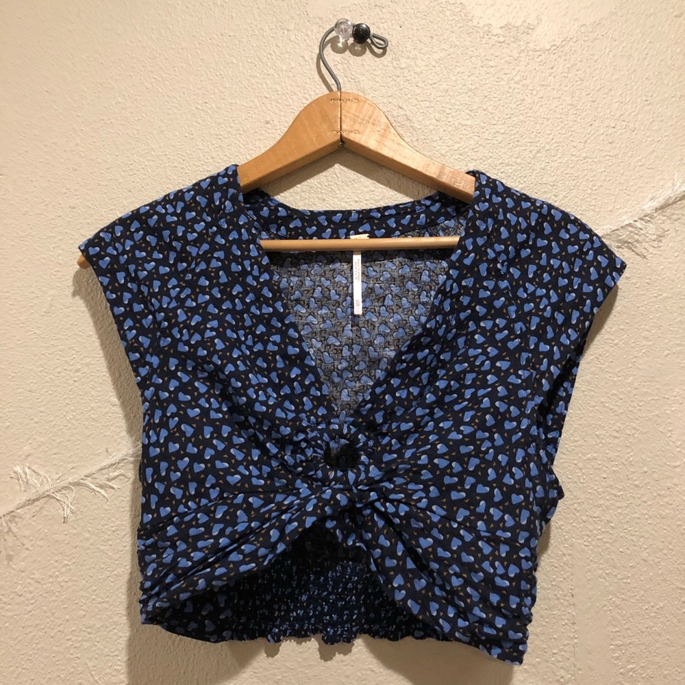 Free People || Blue hearts Crop Top || XS